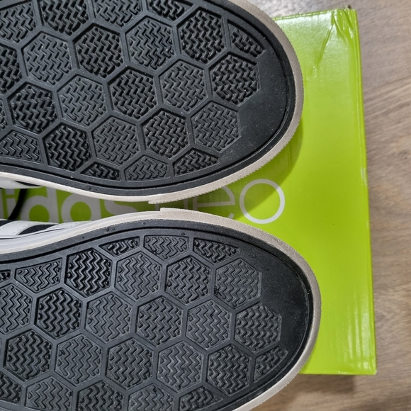 Adidas black and white men's sneakers Size 9.5 U.S. - Picture 13 of 15